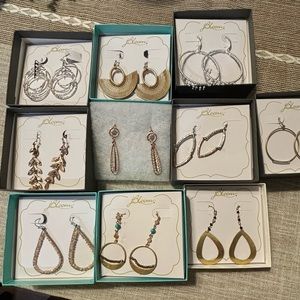 9 pairs of Jbloom earrings. Never worn. I used to sell it and over ordered.